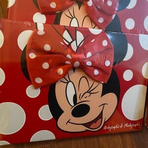 Disney Parks MINNIE MOUSE 3D Bow Autographs and Photos Book 24 Pages *NEW*